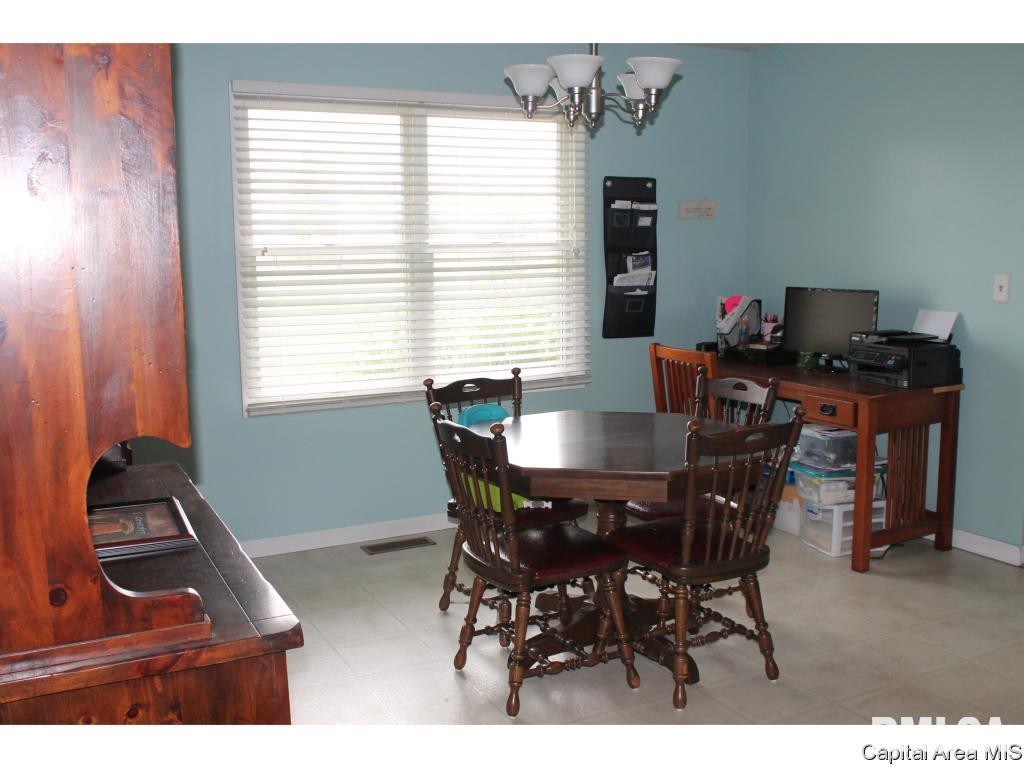 220 White Road Glenarm, IL 62536 - Photo 11 of 19 Gallery Image 11