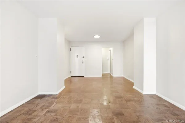 $2,495 | 70-25 Yellowstone Boulevard, Unit 2W | Forest Hills