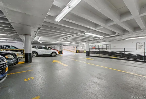 $2,495 | 70-25 Yellowstone Boulevard, Unit 2W | Forest Hills