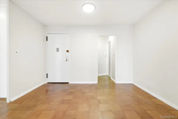 $2,495 | 70-25 Yellowstone Boulevard, Unit 2W | Forest Hills