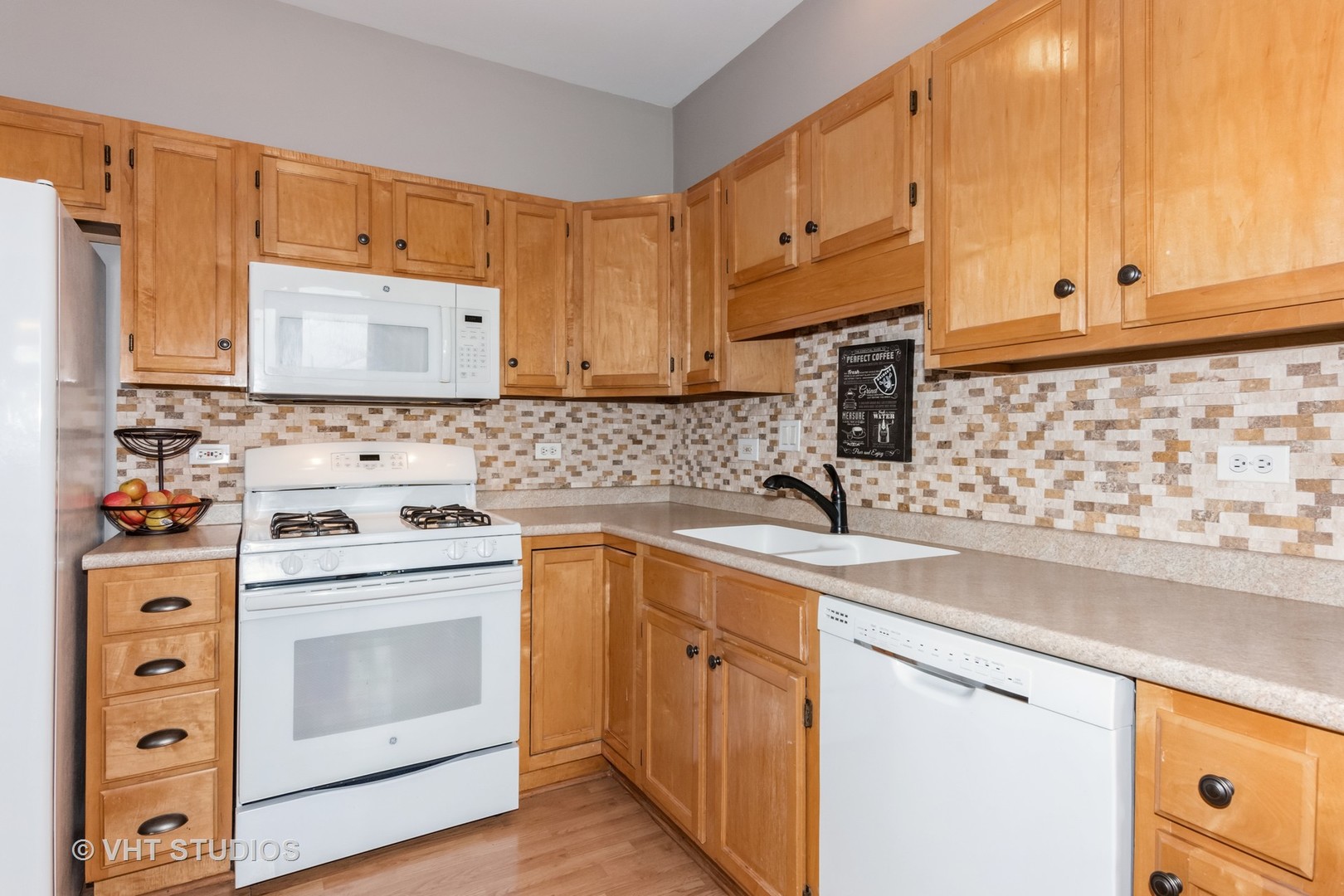 1023 Horizon Ridge Lake In The Hills, IL 60156 - Photo 8 of 24 Gallery Image 8