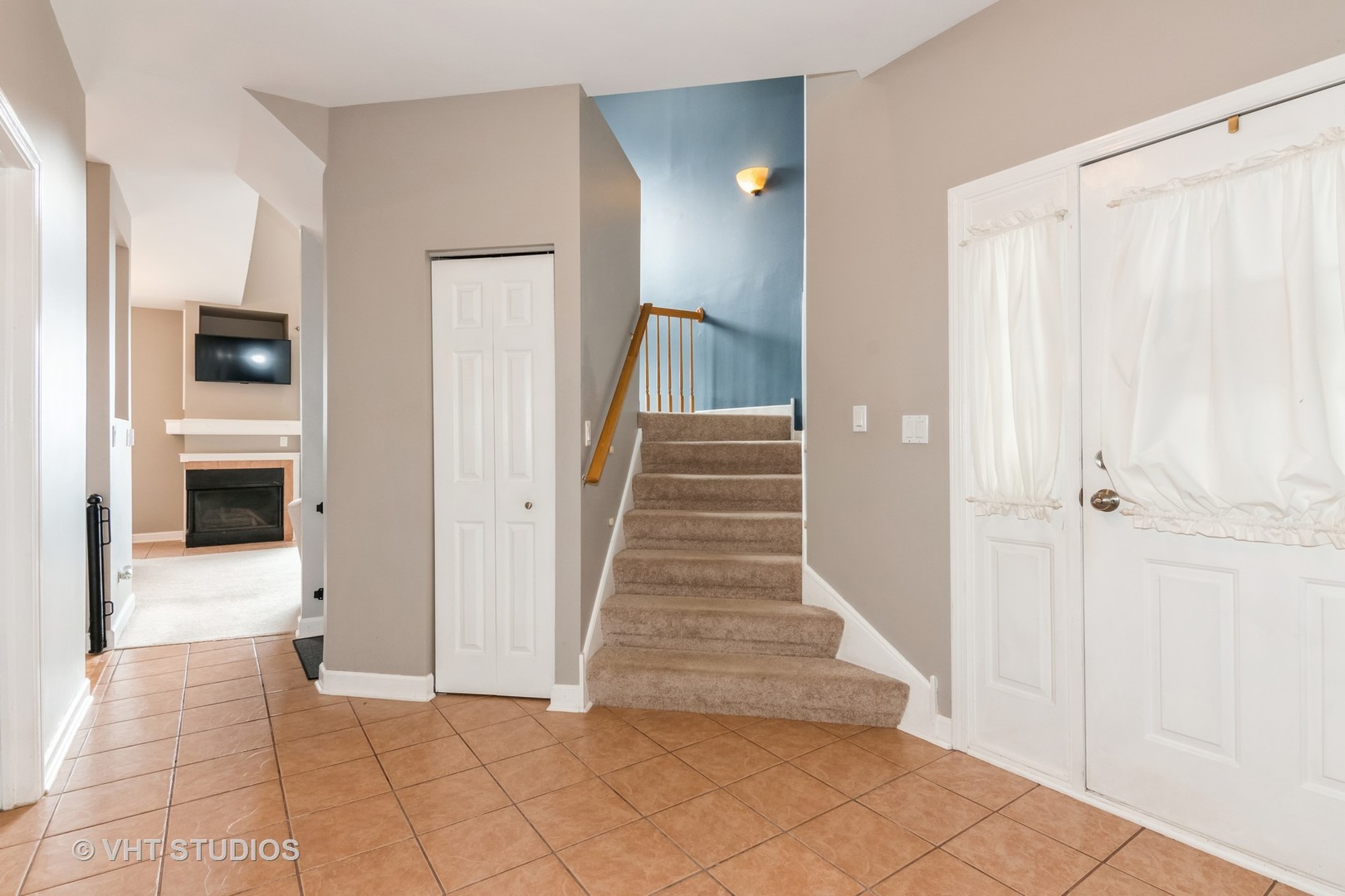 1023 Horizon Ridge Lake In The Hills, IL 60156 - Photo 10 of 24 Gallery Image 10