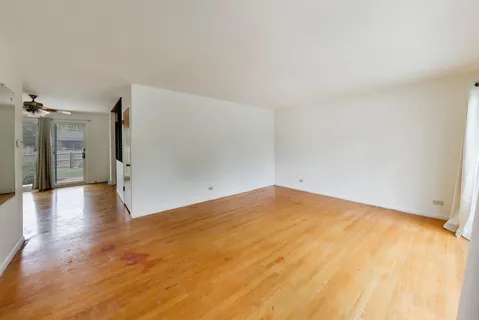 $250,000 | 914 Coach Road, Homewood, IL 60430