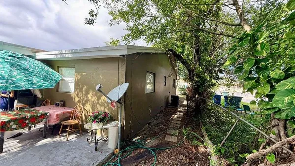 $650,000 | 280 Northeast 40th Court, Oakland Park, FL 33334