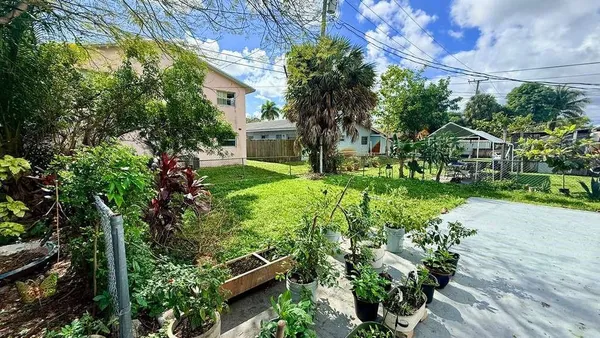 $650,000 | 280 Northeast 40th Court, Oakland Park, FL 33334