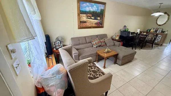 $650,000 | 280 Northeast 40th Court, Oakland Park, FL 33334