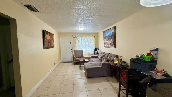 $650,000 | 280 Northeast 40th Court, Oakland Park, FL 33334