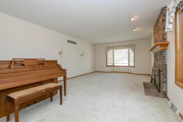 $349,900 | 118 Harrogate Drive, Waukesha, WI 53188