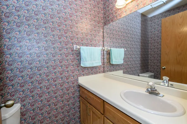 $349,900 | 118 Harrogate Drive, Waukesha, WI 53188