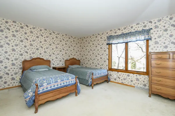 $349,900 | 118 Harrogate Drive, Waukesha, WI 53188