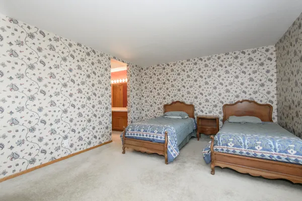 $349,900 | 118 Harrogate Drive, Waukesha, WI 53188