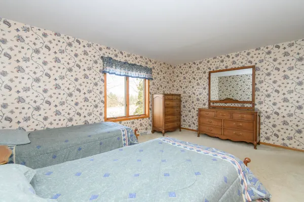 $349,900 | 118 Harrogate Drive, Waukesha, WI 53188