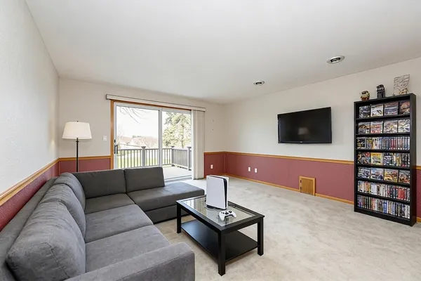 $349,900 | 118 Harrogate Drive, Waukesha, WI 53188