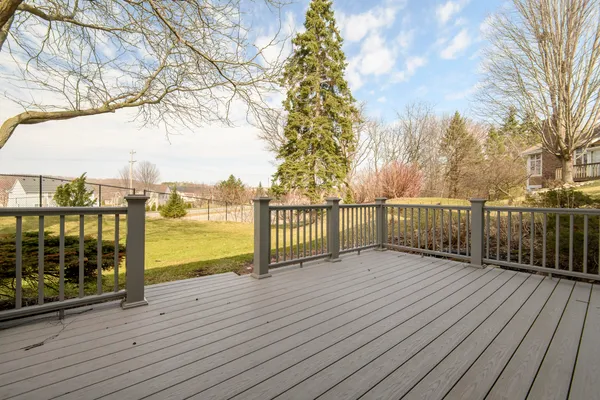 $349,900 | 118 Harrogate Drive, Waukesha, WI 53188