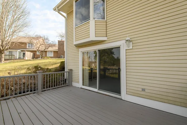 $349,900 | 118 Harrogate Drive, Waukesha, WI 53188