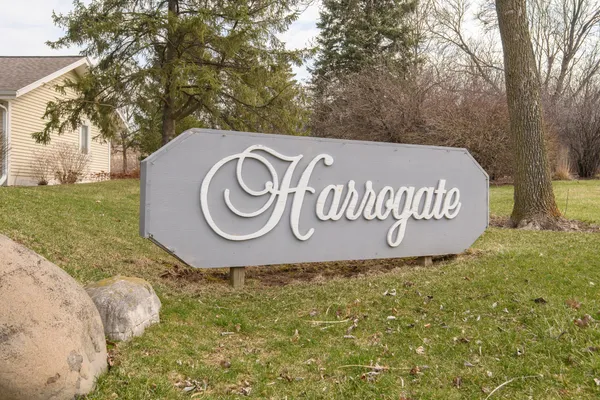 $349,900 | 118 Harrogate Drive, Waukesha, WI 53188