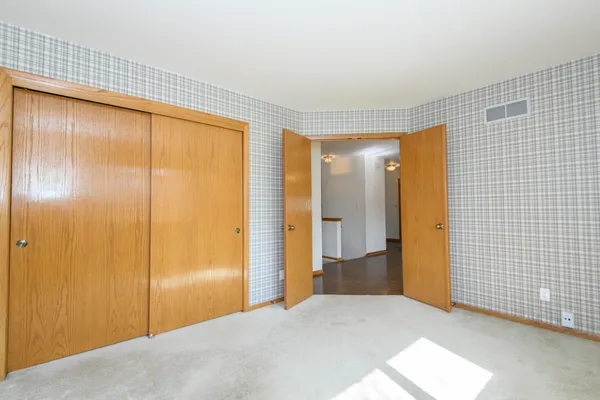 $349,900 | 118 Harrogate Drive, Waukesha, WI 53188