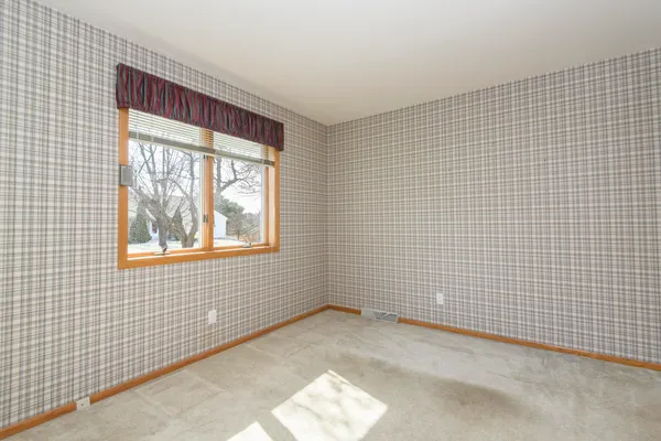 $349,900 | 118 Harrogate Drive, Waukesha, WI 53188