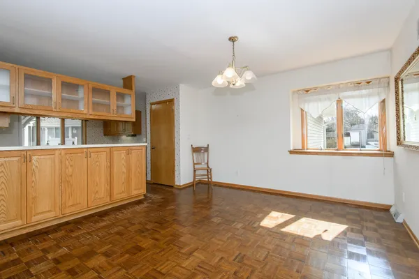 $349,900 | 118 Harrogate Drive, Waukesha, WI 53188