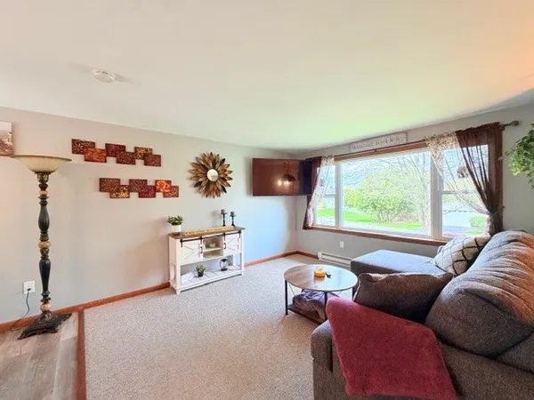 $274,900 | 8 Briggs Drive, Auburn, NY 13021