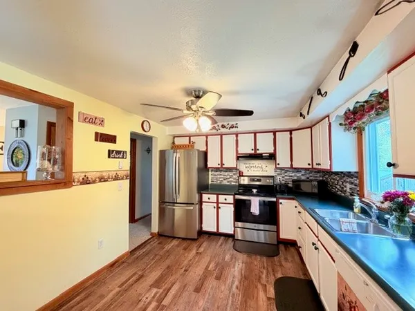 $274,900 | 8 Briggs Drive, Auburn, NY 13021