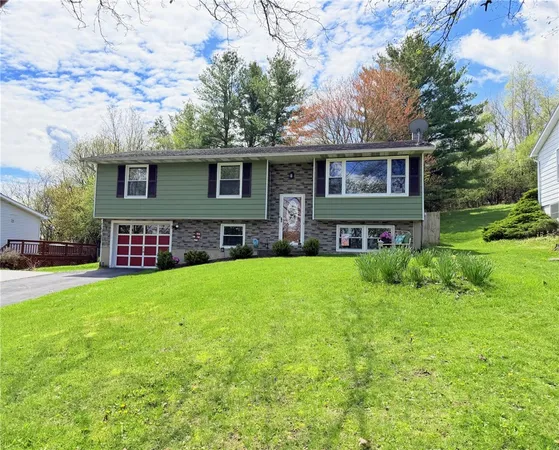 $274,900 | 8 Briggs Drive, Auburn, NY 13021