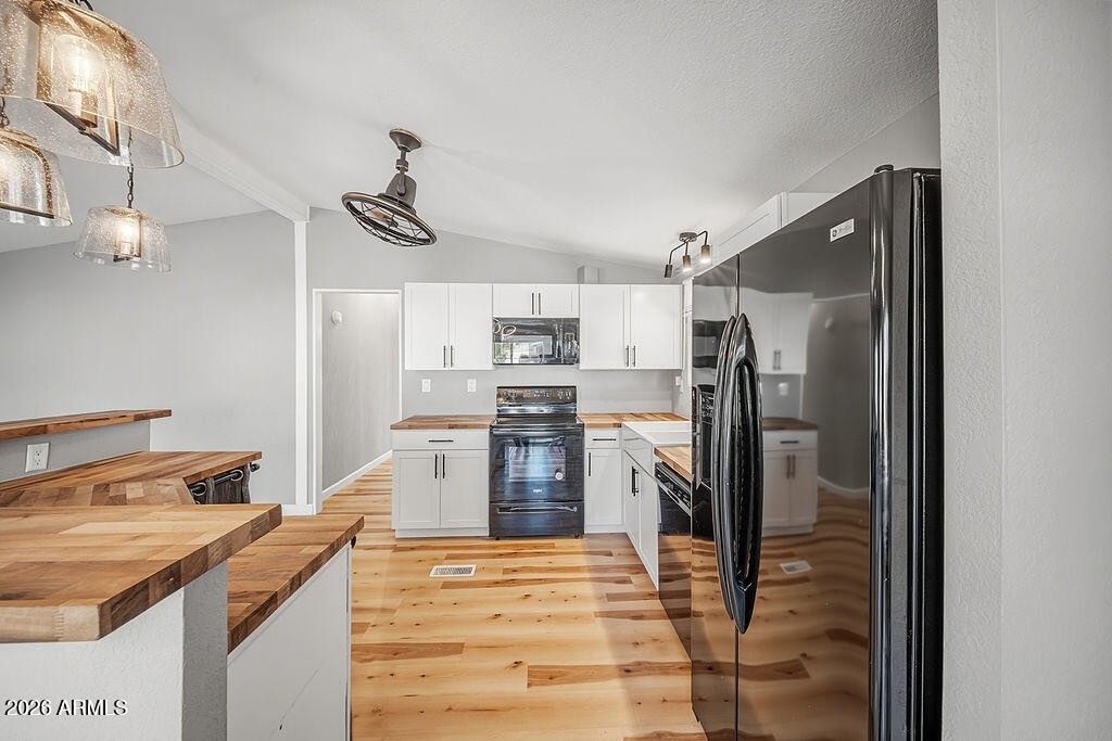 2000 South Apache Road, Unit 91 Buckeye, AZ 85326 - Photo 8 of 25 Kitchen