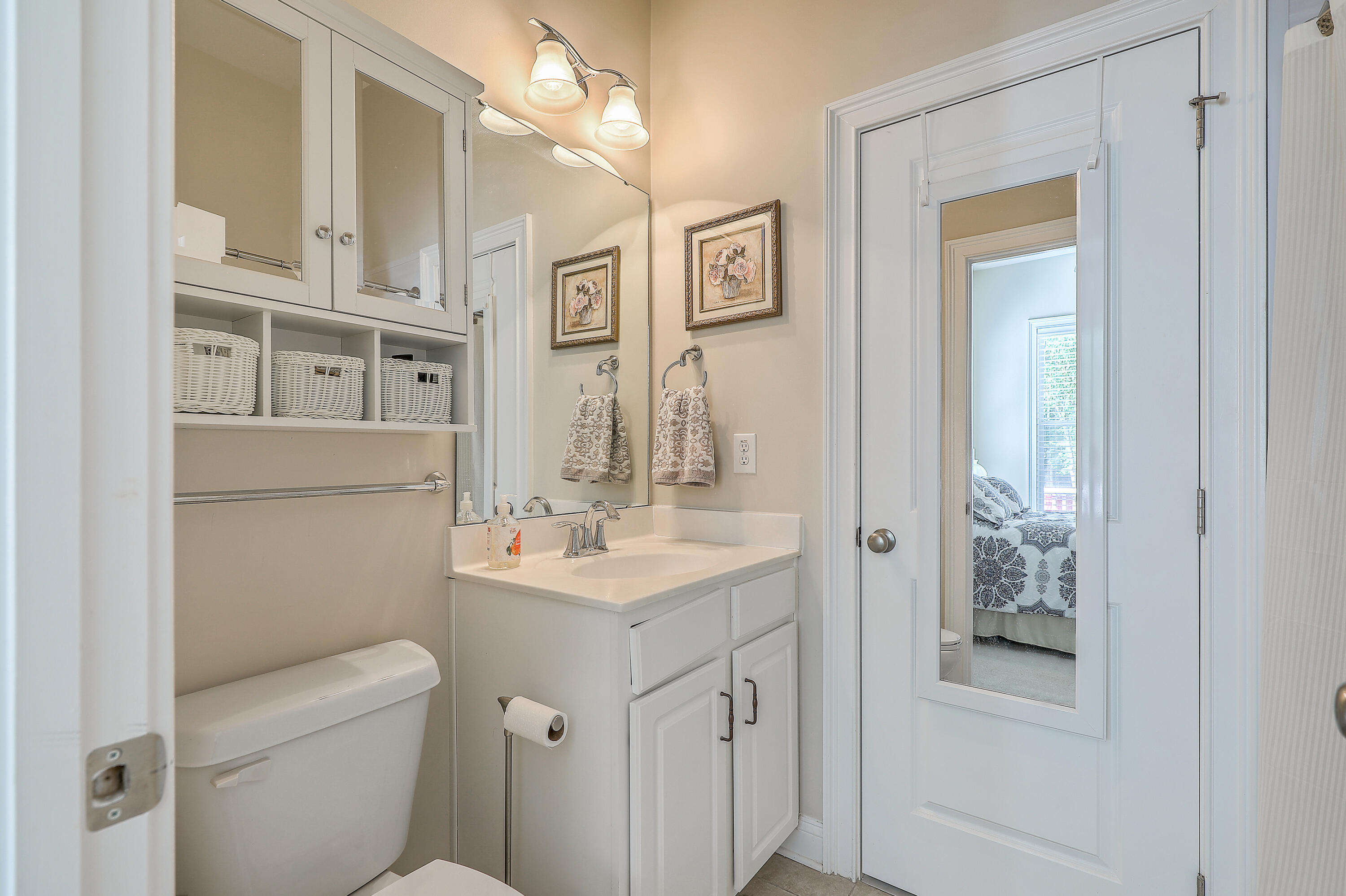 1800 Hall Point Road Mount Pleasant, SC 29466 - Photo 14 of 47 Guest Bedroom 2 En Suite 1
