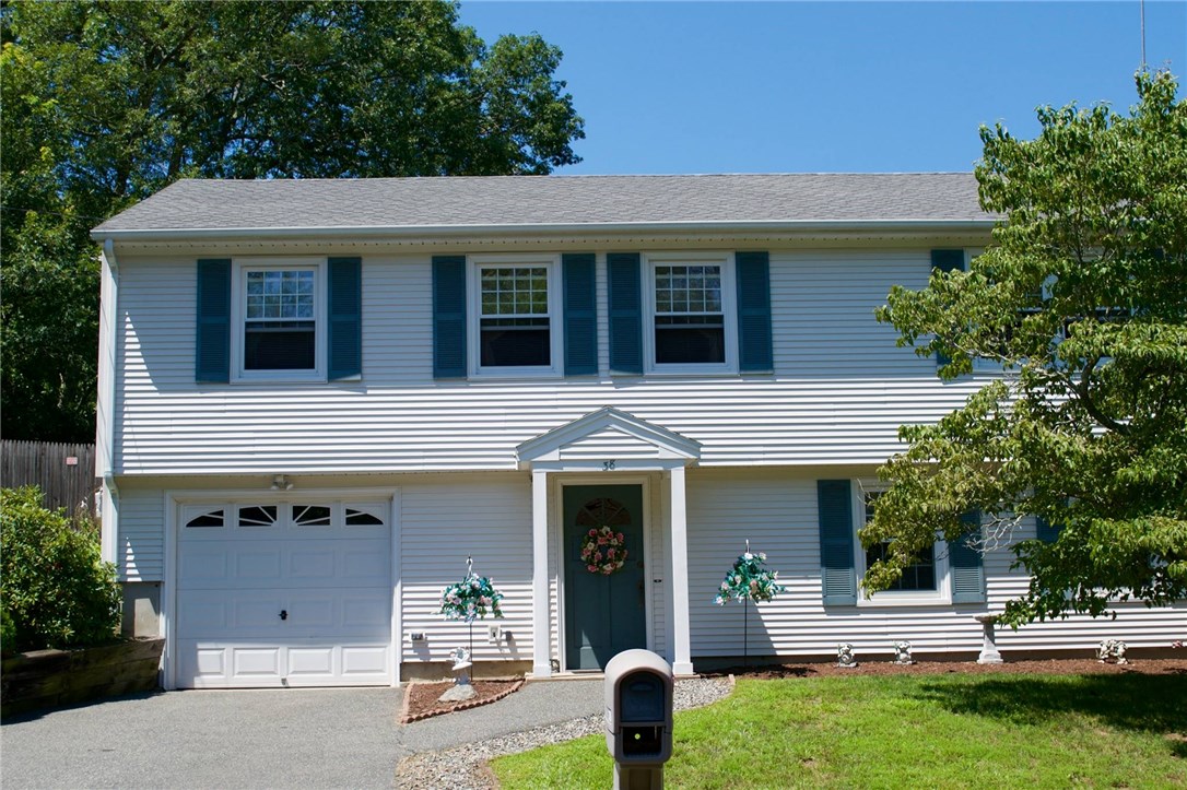38 Carriage Road Cranston, RI 02920 - Photo 1 of 20 Gallery Image 1