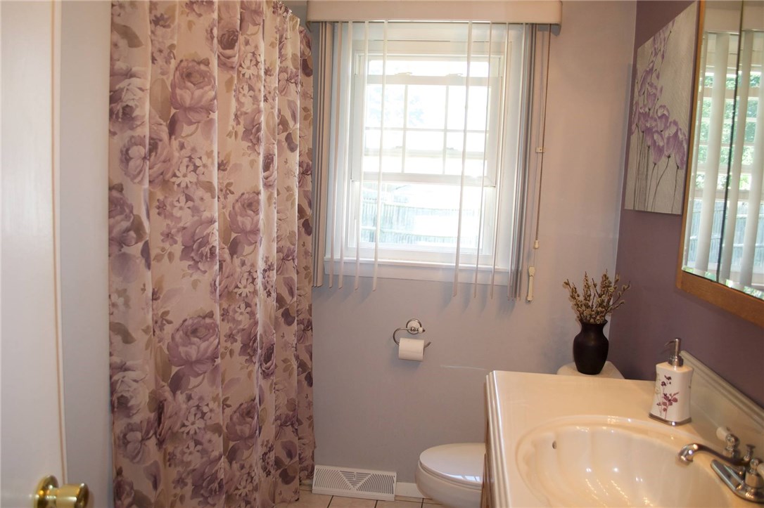 38 Carriage Road Cranston, RI 02920 - Photo 11 of 20 Gallery Image 11