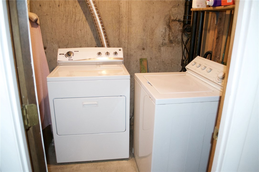 38 Carriage Road Cranston, RI 02920 - Photo 15 of 20 Gallery Image 15
