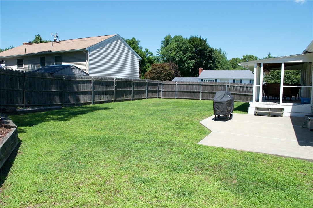 38 Carriage Road Cranston, RI 02920 - Photo 19 of 20 Gallery Image 19