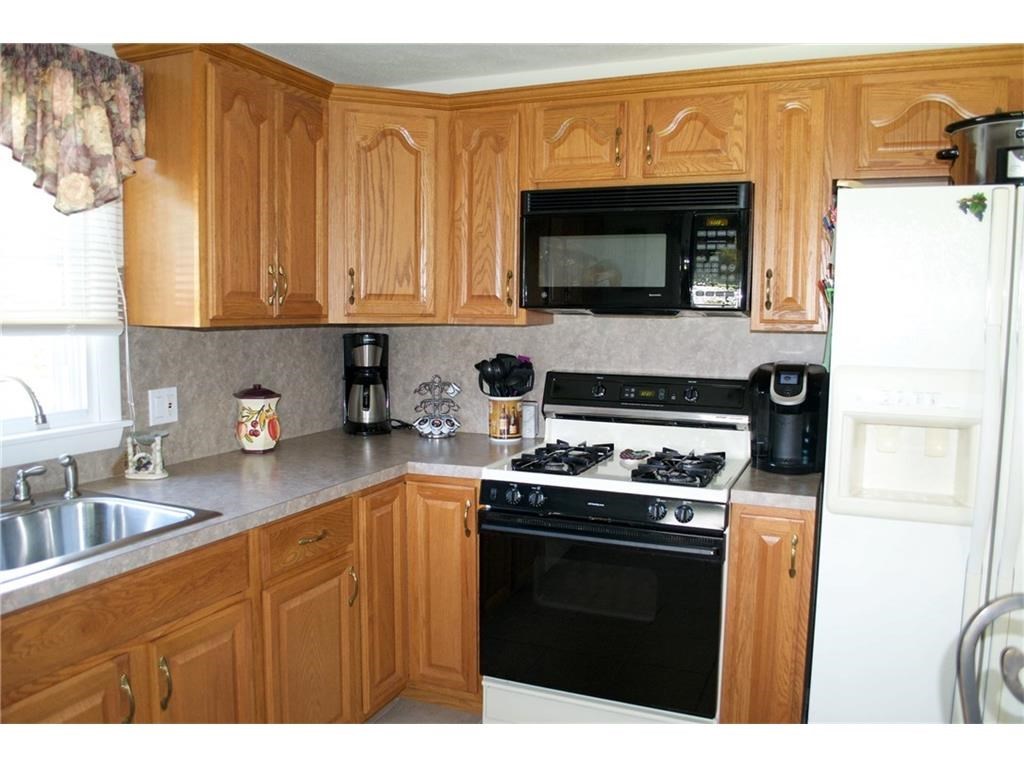 38 Carriage Road Cranston, RI 02920 - Photo 4 of 20 Gallery Image 4