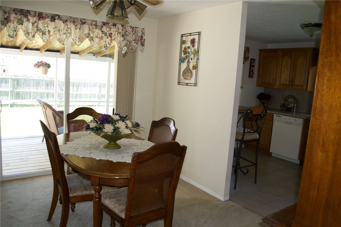 38 Carriage Road Cranston, RI 02920 - Photo 7 of 20 Gallery Image 7