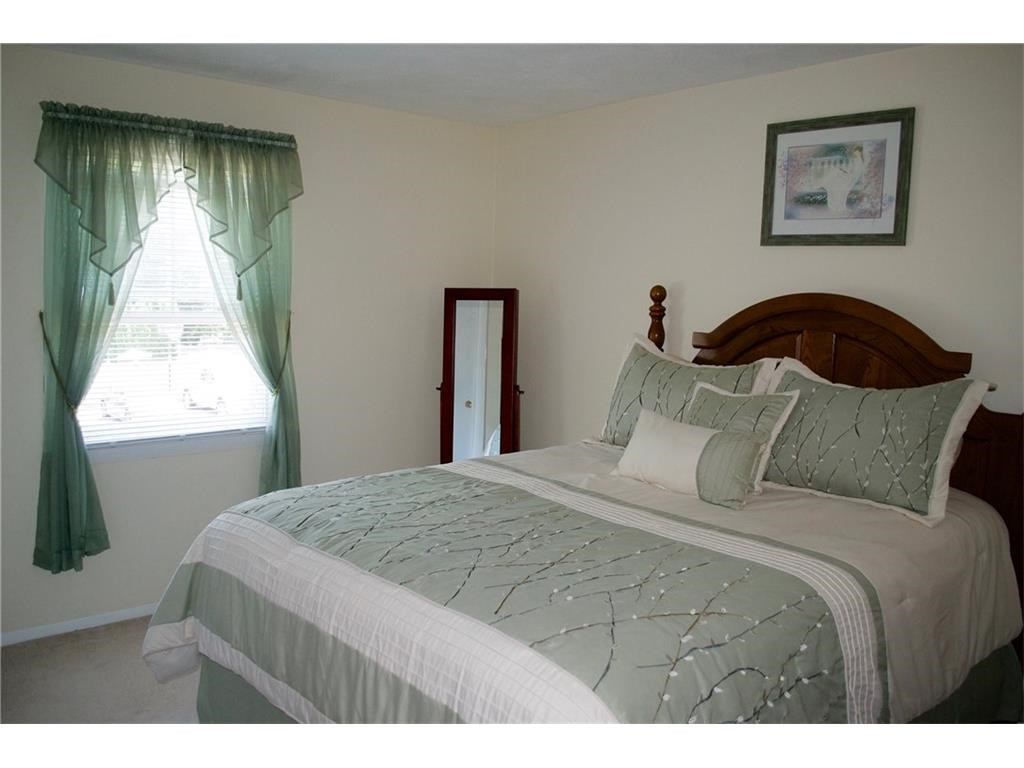 38 Carriage Road Cranston, RI 02920 - Photo 8 of 20 Gallery Image 8