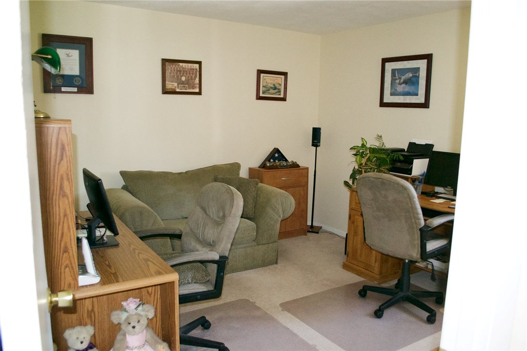 38 Carriage Road Cranston, RI 02920 - Photo 10 of 20 Gallery Image 10