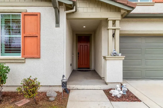 a view of a entryway of the house