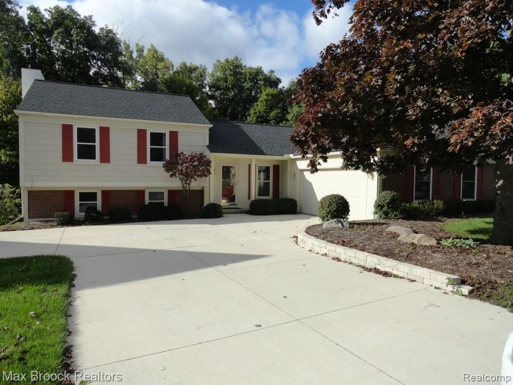 2071 North Fairview Lane Rochester Hills, MI 48306 - Photo 3 of 40