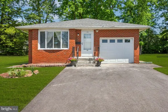 $270,000 | 44 Gardenia Way, Toms River, NJ 08755