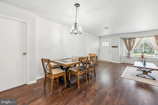 $270,000 | 44 Gardenia Way, Toms River, NJ 08755