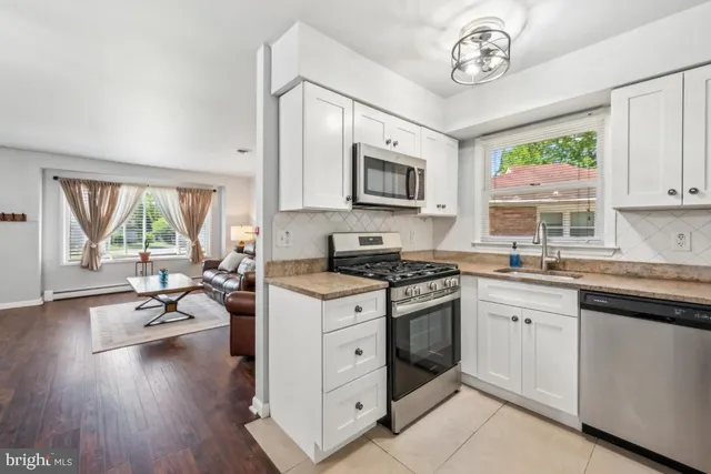 $270,000 | 44 Gardenia Way, Toms River, NJ 08755