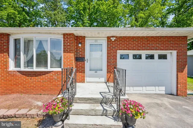 $270,000 | 44 Gardenia Way, Toms River, NJ 08755