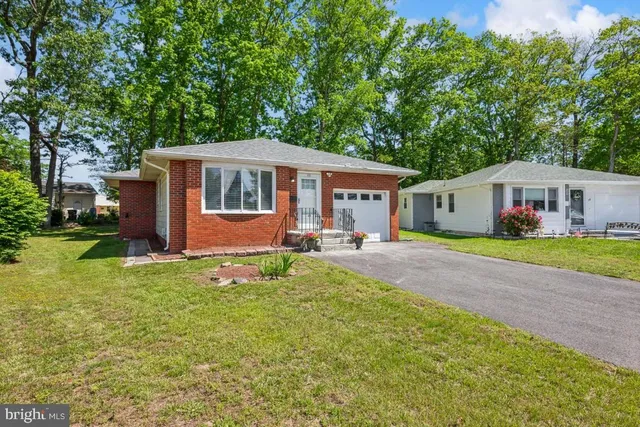 $270,000 | 44 Gardenia Way, Toms River, NJ 08755