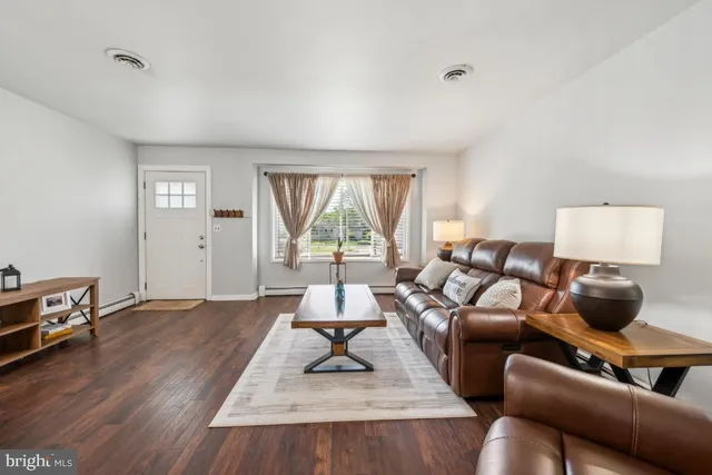 $270,000 | 44 Gardenia Way, Toms River, NJ 08755