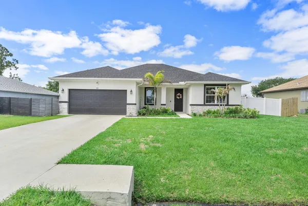 $445,000 | 532 Southwest Sansom Lane, Port St. Lucie, FL 34953