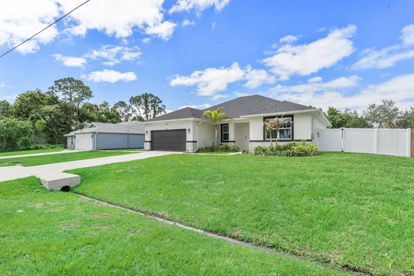 $445,000 | 532 Southwest Sansom Lane, Port St. Lucie, FL 34953