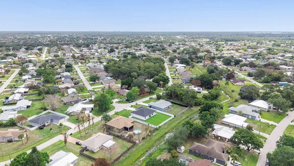 $445,000 | 532 Southwest Sansom Lane, Port St. Lucie, FL 34953