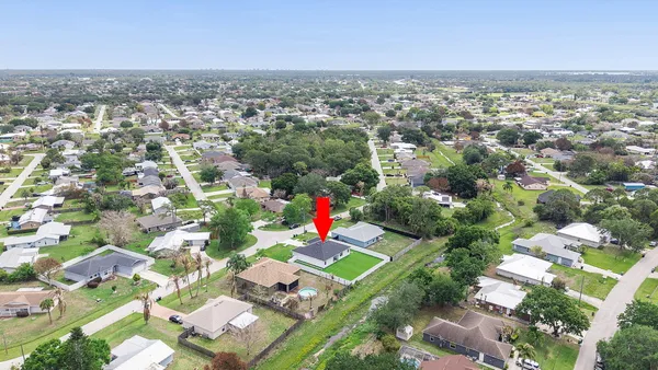 $445,000 | 532 Southwest Sansom Lane, Port St. Lucie, FL 34953