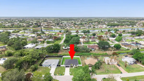 $445,000 | 532 Southwest Sansom Lane, Port St. Lucie, FL 34953
