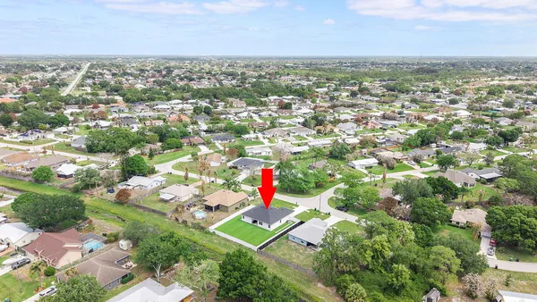 $445,000 | 532 Southwest Sansom Lane, Port St. Lucie, FL 34953